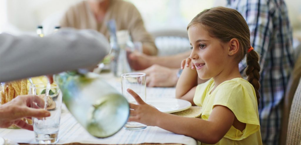 header-family-dinner-1024x495