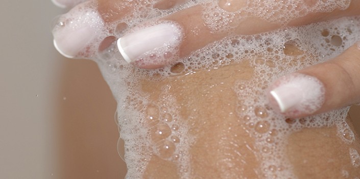 soap-vs-body-wash-dry-skin-705x350