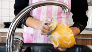 washing-dishes-mindful-today-stock-tease
